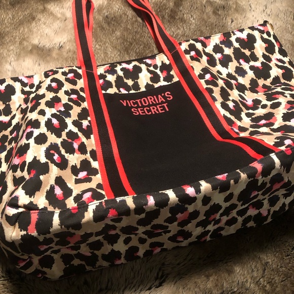 NWOT Victoria’s Secret large oversized, Cheetah print tote bag. - Picture 12 of 12